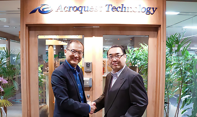 左から、Elastic社バイスプレジデント＆ジェネラルマネージャ（アジア太平洋および日本）ロバート・<br />ラウ氏、Acroquest代表取締役新免